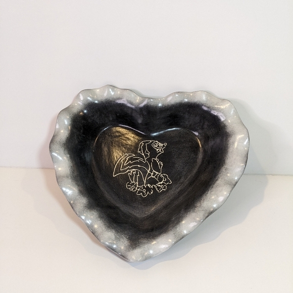Bambi Flower Handmade Ceramic Trinket Heart Dish Etched Scallop Edge Pottery - Picture 1 of 4